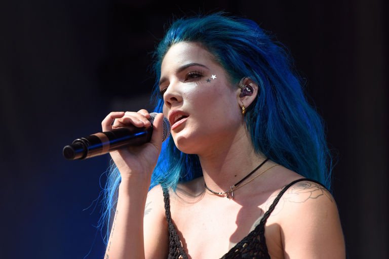 gn6sis's tweet photo. 61. "halsey doesn't deserve the amount of hate she gets."

// rt: agree, like: disagree https://t.co/mV9mbcpnij