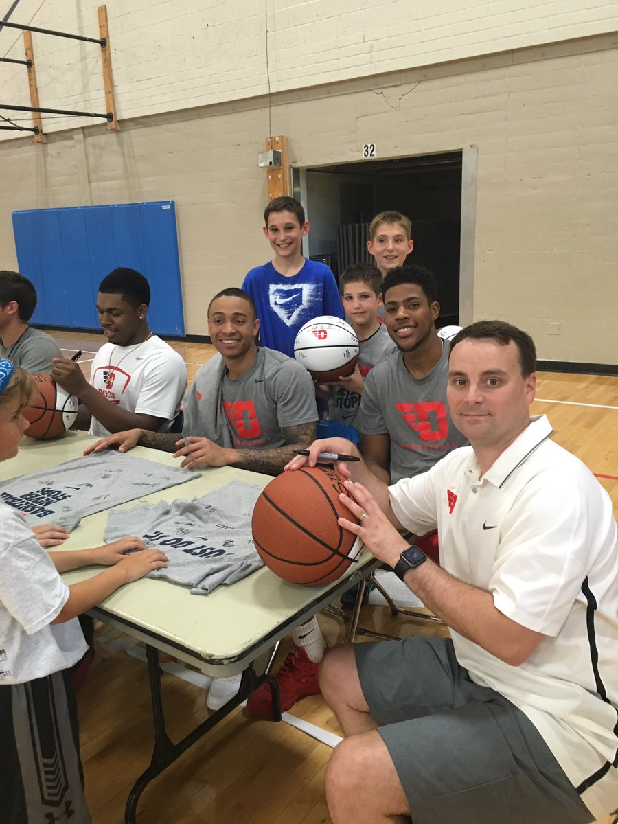 smking27's tweet photo. @__KP @Archie_Miller @DaytonMBB thanks for your time coaching these boys! They had a blast! https://t.co/KCVkoB7xjx
