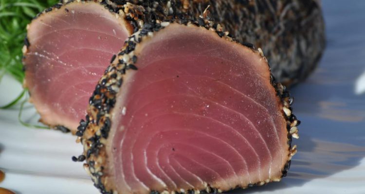 CocinayVino's tweet photo. Aprende a preparar este delicioso atún abrasado --> https://t.co/XOMc5LhjHt https://t.co/SC0vZlrqrb
