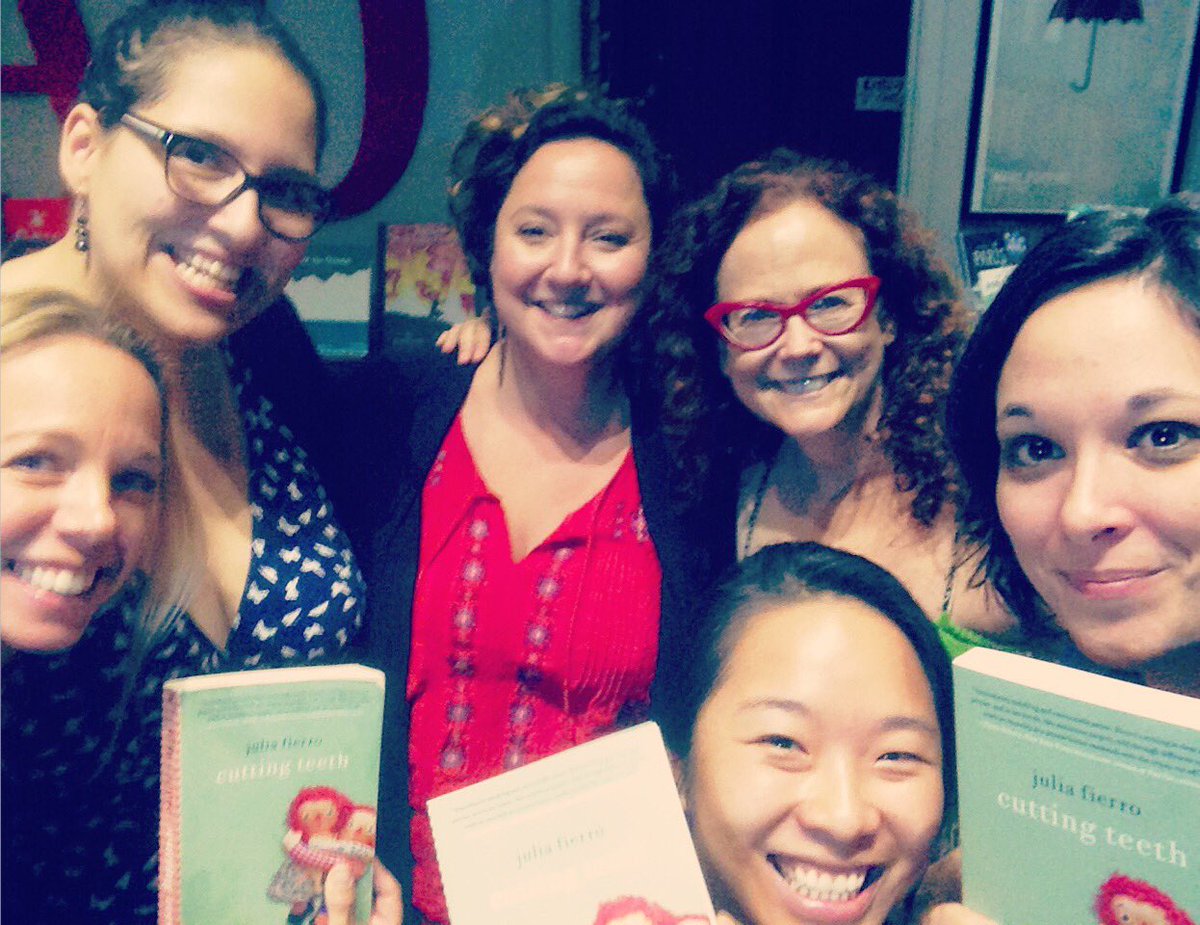 wthcoffeespoons's tweet photo. #evwriters2016 spent tonight w/ #inspiring @JuliaFierro - amazing #ladywriter @ChevaliersBooks @pen_ev #writergoals https://t.co/vfZJK0P0Er