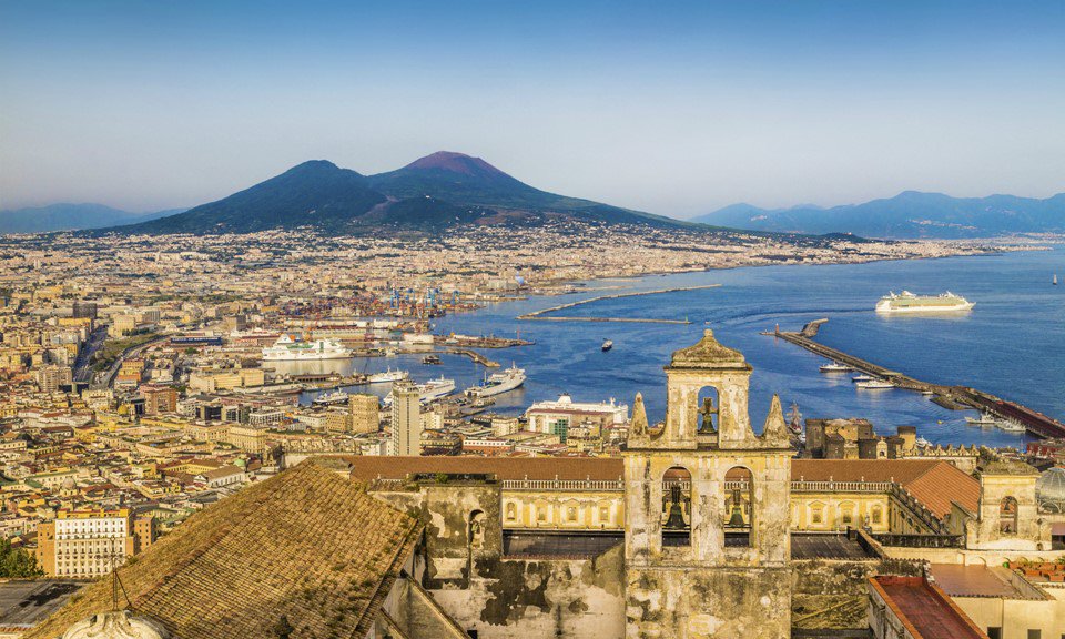 Leafly's tweet photo. Is #legalization coming to Naples, #Italy — home of mafia-controlled #cannabis?https://t.co/Iy03xsyfAF https://t.co/IdNOSwapCE