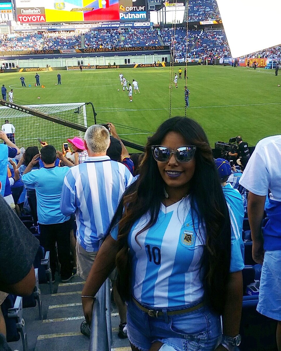 CLopezAlondra's tweet photo. "Que experencia tan cabrona" #CopaAmerica #ArgRespectVen #Argentina #gol https://t.co/40hXyAATEg