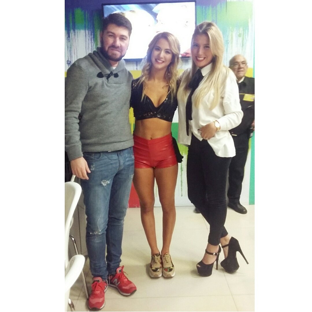 SophiaCeraso's tweet photo. Acompañarte y verte feliz es hermoso ! te amo ♡ @flor_vigna #quesiganloslogros https://t.co/utADeR3eEV