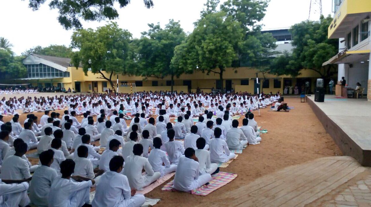 Great start to day in #Madurai with #Yoga session by #YoungIndians! #YogaDay  #IYD2016 <a href="/narendramodi/">Narendra Modi</a> <a href="/AIADMKOfficial/">AIADMK - SayYesToWomenSafety&AIADMK</a>