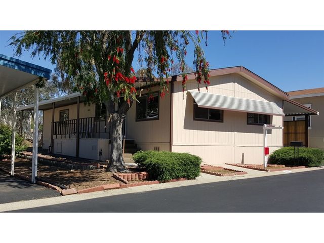 RealtyExpertsSD's tweet photo. COZY! 2 bd, 2 ba gated #Seniors! 2 car carport, 2 clubhouses, 2 pools,  near I-15 &amp; SR-78 https://t.co/xJsHJr6sTb https://t.co/MbNbiY9h6N