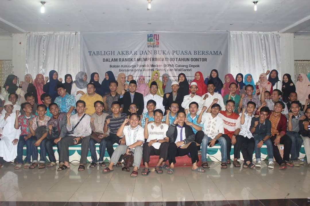 IKPM_Depok's tweet photo. Bukber keluarga besar @IKPM_Depok @GontorIndonesia @gontornews @PMGontor #ikpmdepok #depok https://t.co/On5F4MBA7m