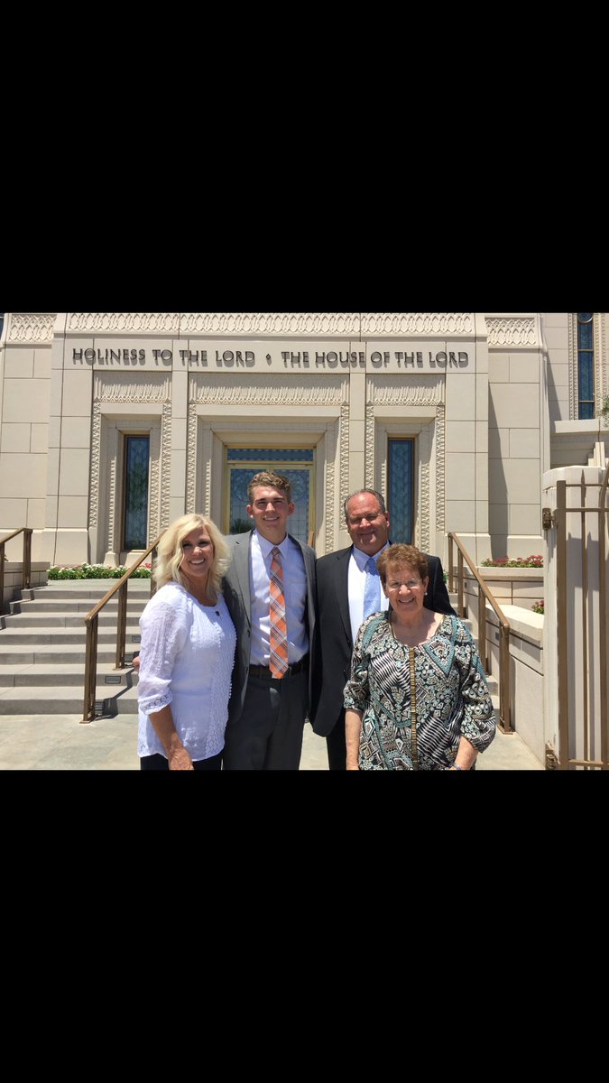 hudsondewitt's tweet photo. Send me you're email address if you want my weekly mish stories❤️#calledtoserve https://t.co/KLPRcsNAo9