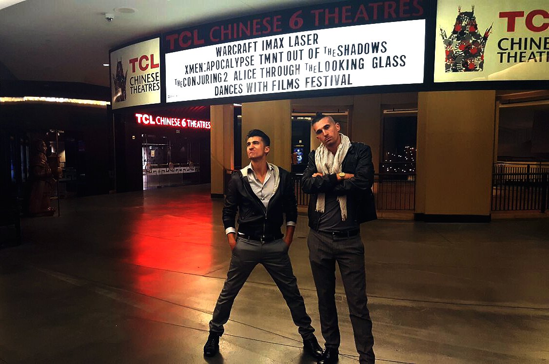 __BlasterCore__'s tweet photo. Hey yo bro! @ChineseTheatres #thevegasbrothers #dwf19 #blastercore #pizza #pasta #mafia #vivarini #mandolino #la https://t.co/3yjH0Lrf0K