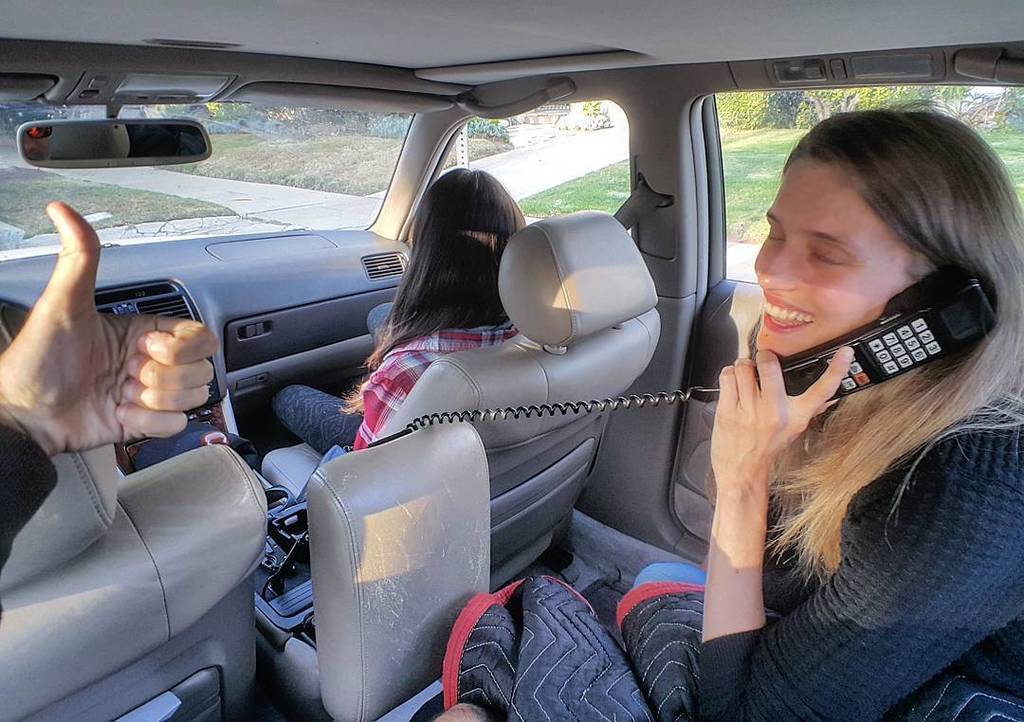 flaviosamelo's tweet photo. HIGH TECH mobile TELEPHONE 🚗📞 CELULAR ERA MENINO hahahahaahahah #cartelephone #losangeles #california #usa #cellph… https://t.co/Y1BmpFJvT8