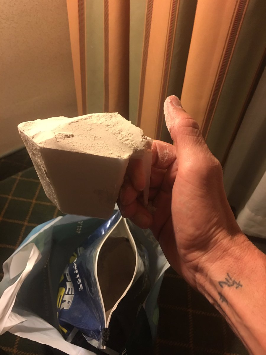 24_7Farnsworth's tweet photo. This is what you call a scoop of protein!! #monstergains #gohardorgohome and this is just a half serving ๐๐๐๐ช๐ช๐ช๐๐๐ https://t.co/SbjYuj23Sg