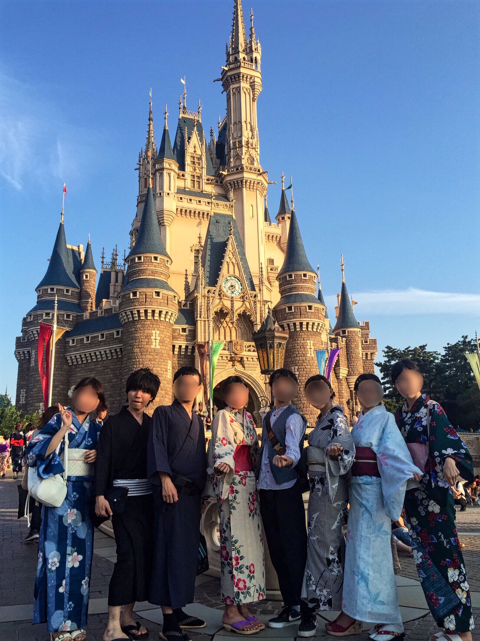 東京着物ｲﾝｶﾚｻｰｸﾙ和蒼会 先日和蒼会で浴衣ディズニーしてきました カンカン照りで暑い暑い 他にも浴衣のお客さん結構いてびっくり 私はディズニー公式サイトに載ってた帯マウスに結んでみました 浴衣の可能性を感じた1日でした ディズニーも行ける