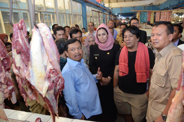 Harga Daging Dipatok Pemerintah Rp 80 ribu/kg Tidak Rasional dpr.go.id/berita/detail/… <a href="/akang_hero/">ehermankhaeron</a> <a href="/PerumBULOG/">Perum BULOG</a>