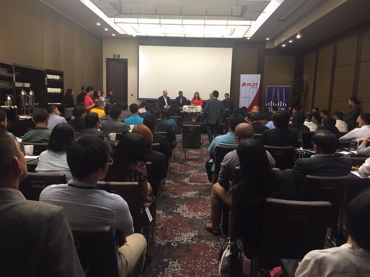 PLDTEnt_Cares's tweet photo. Panelists share insights on #customerservice videos at the UC &amp; Collaboration breakout session #PLDTDigiCon https://t.co/OcqqrUbCFm