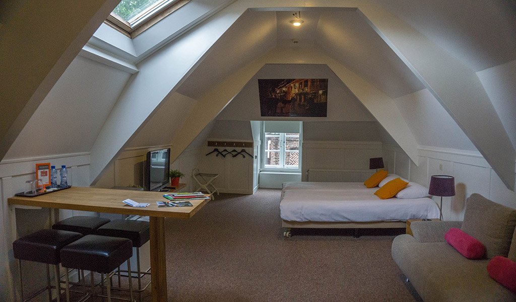 Dit weekend sliep ik in <a href="/langejanhotel/">Long John's Hotel</a>. Nog nooit zo'n bijzonder uitzicht gehad vanuit mijn hotelkamer. #Amersfoort