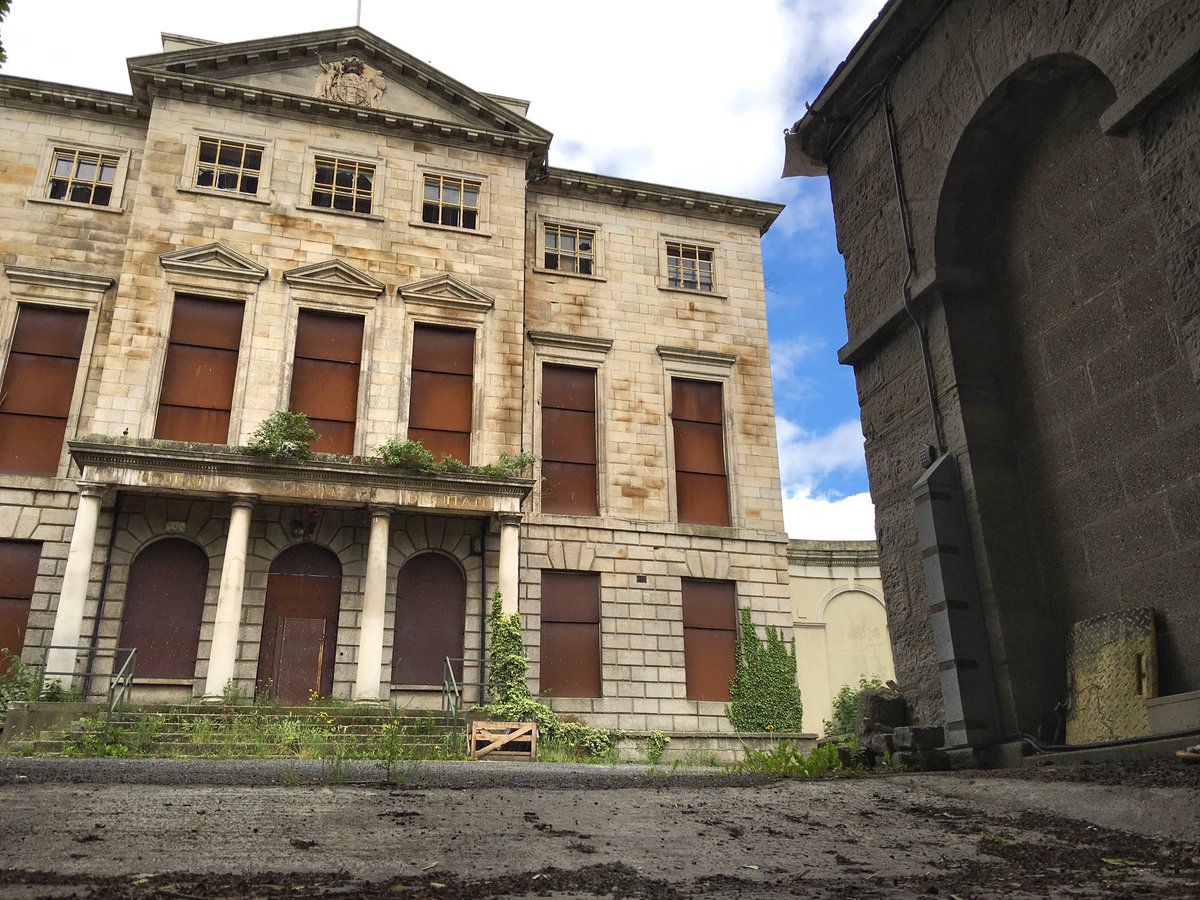 adrianweckler's tweet image. Aldborough House, 1km from Dublin Silicon Docks. &quot;The last great Georgian Manor built in Dublin.&quot; Boarded up, unused