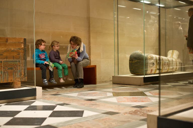 MuseeLouvre's tweet photo. 50% des visiteurs du #Louvre ont moins de 30 ans #chiffresclés ☛ Rapport d'activité 2015 : https://t.co/OofpoPm3f4 https://t.co/jecIQHy1u5