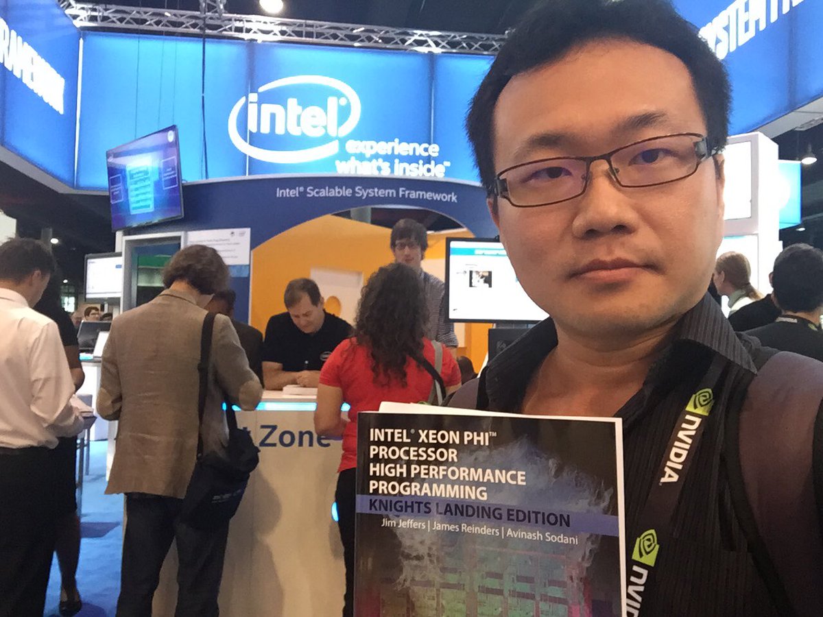 cshinyee's tweet photo. @HPC_Guru @intel @IntelLisaSmith   HPC developers. Queue up. Getting long. https://t.co/CQeO4EywHy