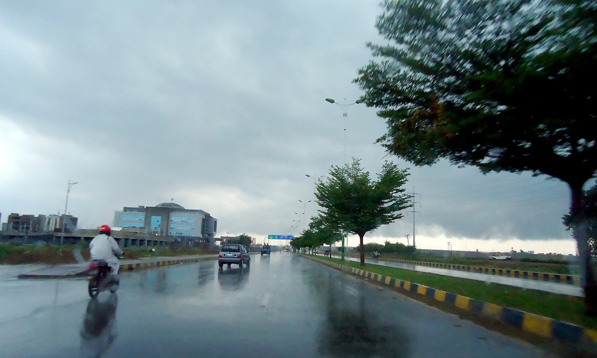 awaissheikh321's tweet photo. Enjoyed riding in rain @kayaban_ferdosi lahore https://t.co/oG0Tnh4WGV