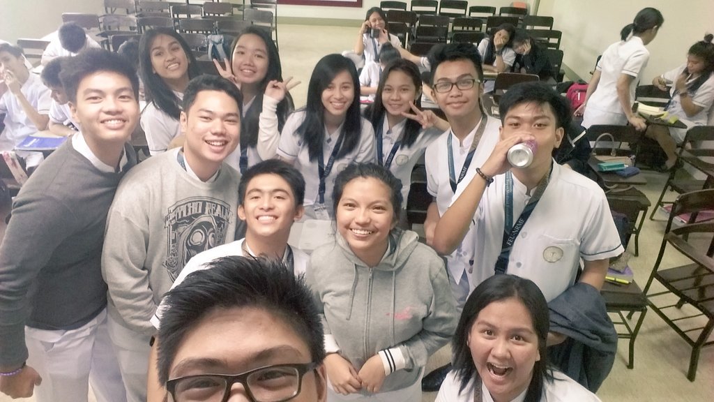 Jacksoooonnnn's tweet image. #sectionC  #feunrmf #wecare AHAHAHAHAHA