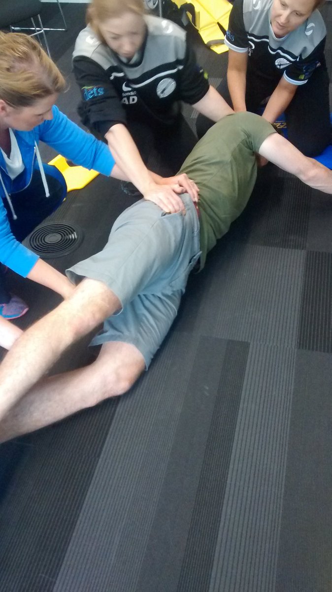 Lubasmedical's tweet image. Day 2 on the #sportstrauma @ManchesterMet #spinalmanagement #logroll #teamwork #physio