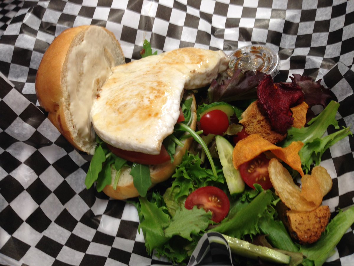 Mardi ☀️
🍤Sand Po'boy au crevettes
🌮Taco au🐟
❤️Sandwich à l'espadon
🐟et chips
⏰11:30 à 14h
💻 admareseafood.com