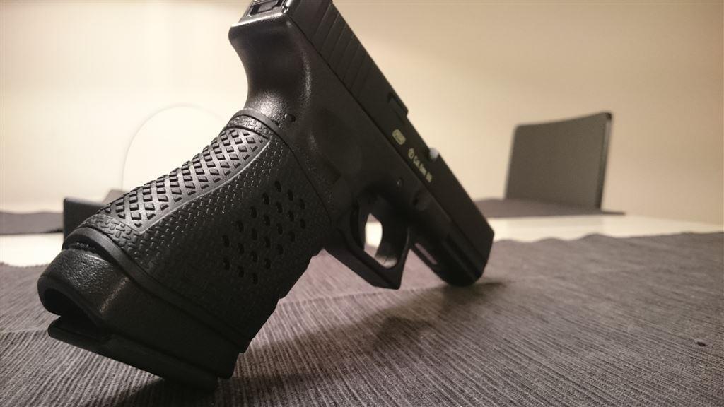 Lipoint_Limited's tweet photo. Lipoint V1 Tac. Grip Sleeve is for:
Glock Compacts 19/23/25/32/38
Glock 17/20/21/22/31/34/35/37
Taurus 800 Series https://t.co/HRKfesGv5z