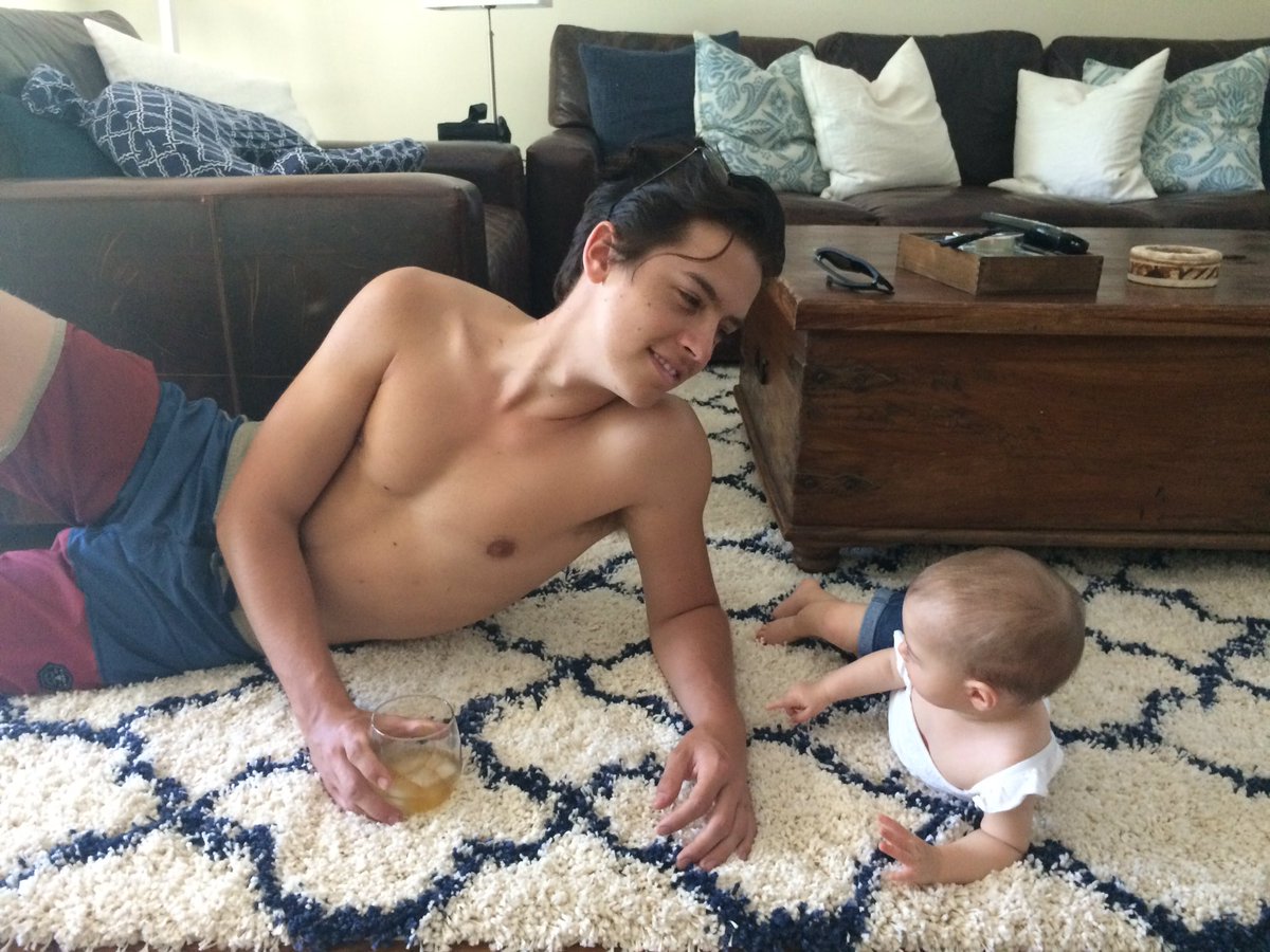 colesprouse's tweet photo. Ain't nothing like a girl buyin ~you~ a drink at the bar. #StopBabyingThatDrink https://t.co/a3Cbn6mwYR