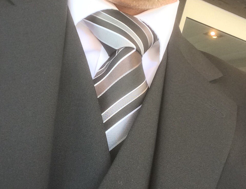 Onze chauffeur weer onderweg voor een #Koninklijke rit. Wie is deze keer onze gast?