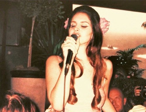 QUIEROTINI's tweet photo. Happy birthday queen 👑🌸🎂       I❤️U  
"Heaven is a place on earth with you"
#HappyBirthdayLanaDelRey https://t.co/xpsSTYO1Ak