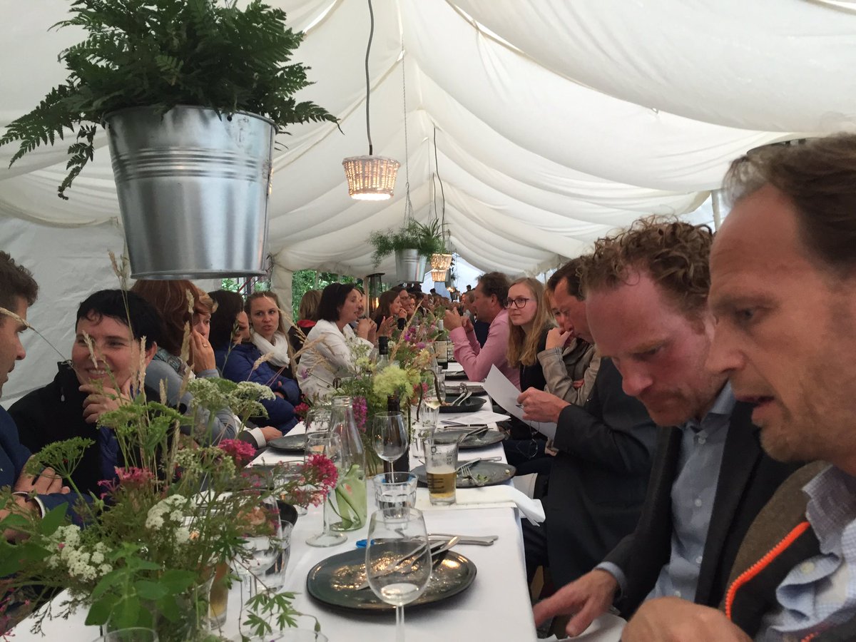 Corjansen's tweet photo. #topavond #maaltuin oa @rbesemer @michielvdschaaf @MarelHanneke @Bartmolmans @ErikDerksenerik #coalitie #vuelta2019 https://t.co/Ys5KRxiL1z