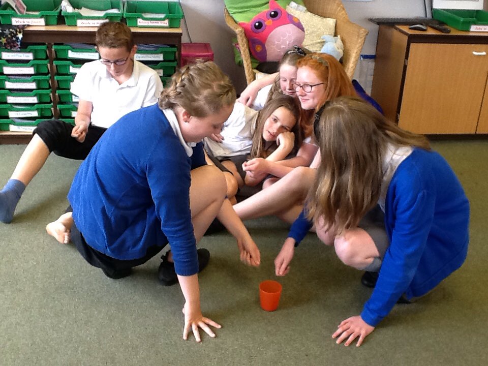 king_miss_'s tweet photo. Freeze frames, with Mrs Taylor, of things to be thankful for- shoes, friends, family and homes/food @Battyeford https://t.co/CIEYxD7ep5