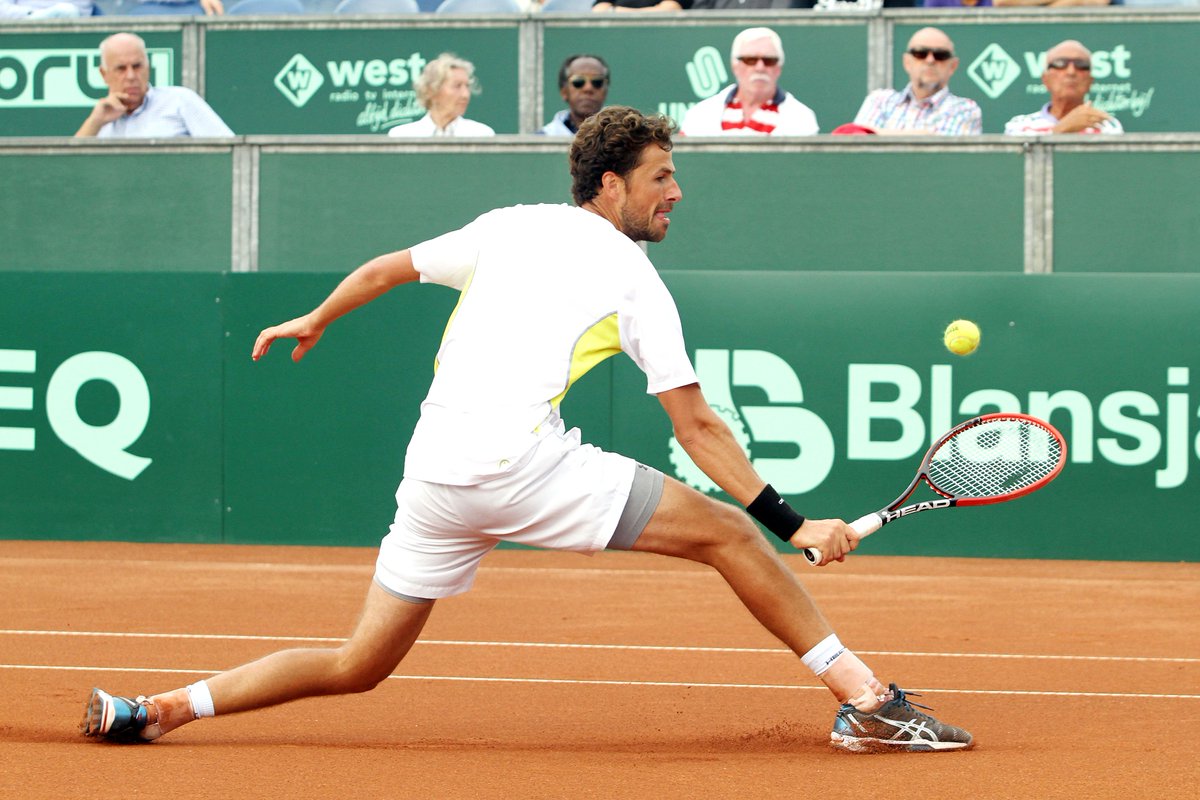 HaagseTopsport's tweet photo. Robin Haase in actie op The Hague Open 
https://t.co/Gt2d3jFQkq
@TheHagueOpen @robin_haase @JesseHutagalung https://t.co/CaWlr1gGKY