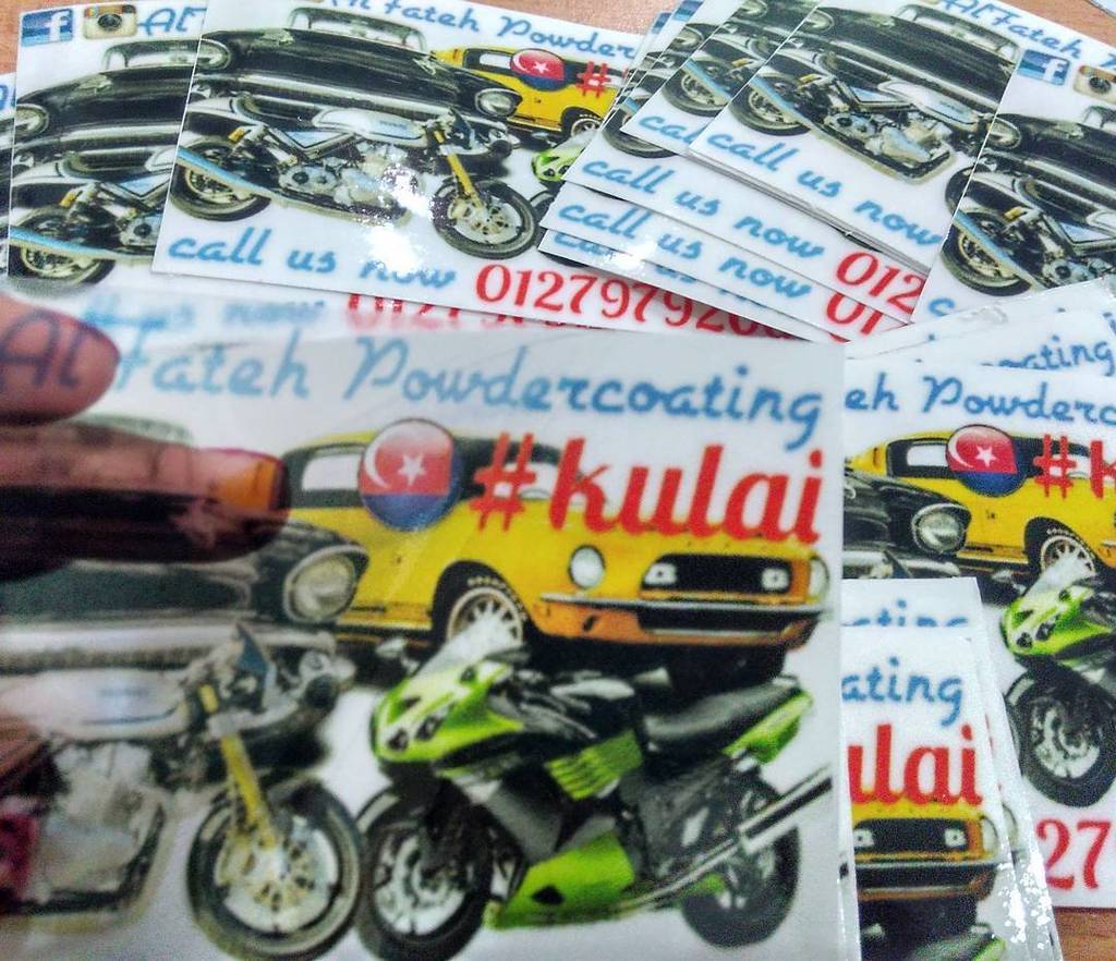 custom_my's tweet image. Sticker tansparent. - RM0.006 per cm.

Adik kakok ado nak #cetaksticker dengan harga murah… ift.tt/28MgWX6