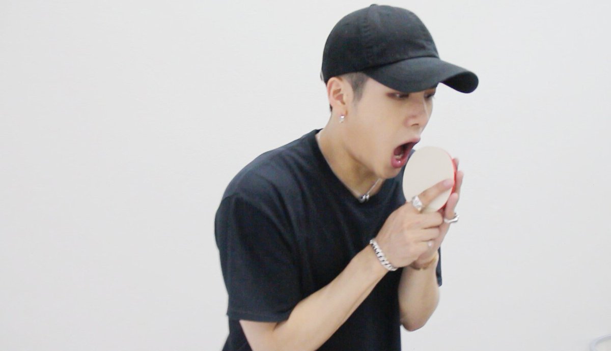 GOT7Indonesia's tweet photo. [PICS] 160620 Naver Starcast #GOT7 #FlyinBangkok Behind The Scenes - #ackson
https://t.co/8HpSbb8o6q https://t.co/4O1qenezhd