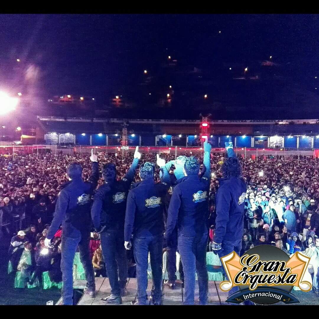 jonatanrojas_v's tweet photo. Gracias ANDAHUAYLAS 
@GranOrquestaOfi 
🎹🎹🎤🎤 https://t.co/Eu6pVIfhKZ