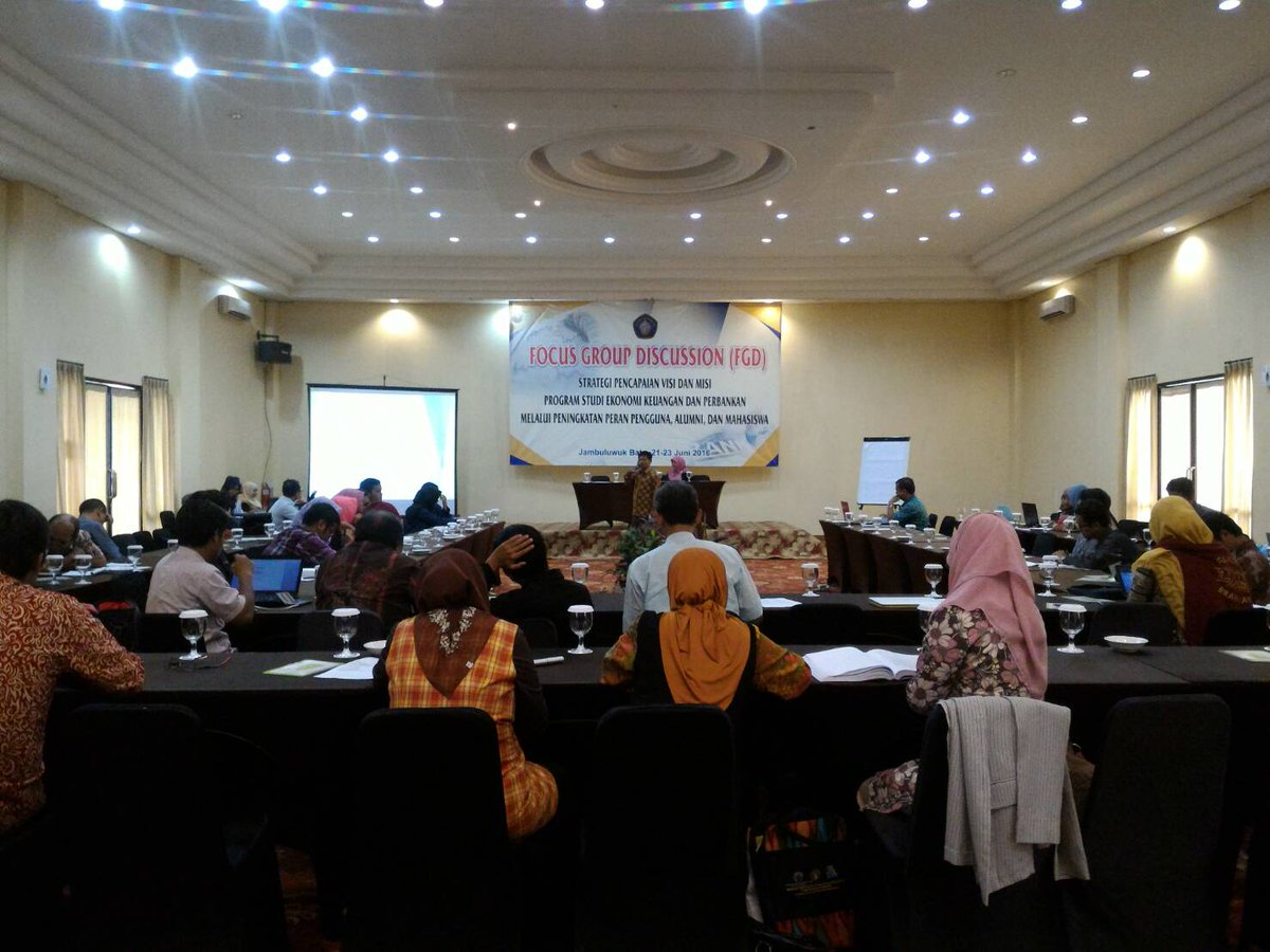 HMDIE_FEBUB's tweet photo. [LIVE REPORT]
Saat ini sedang dilaksanakan Focus Group Discussion (FGD).
#SatuJiwaIE
#OsiOsiOsi https://t.co/1LNHKkCSR1