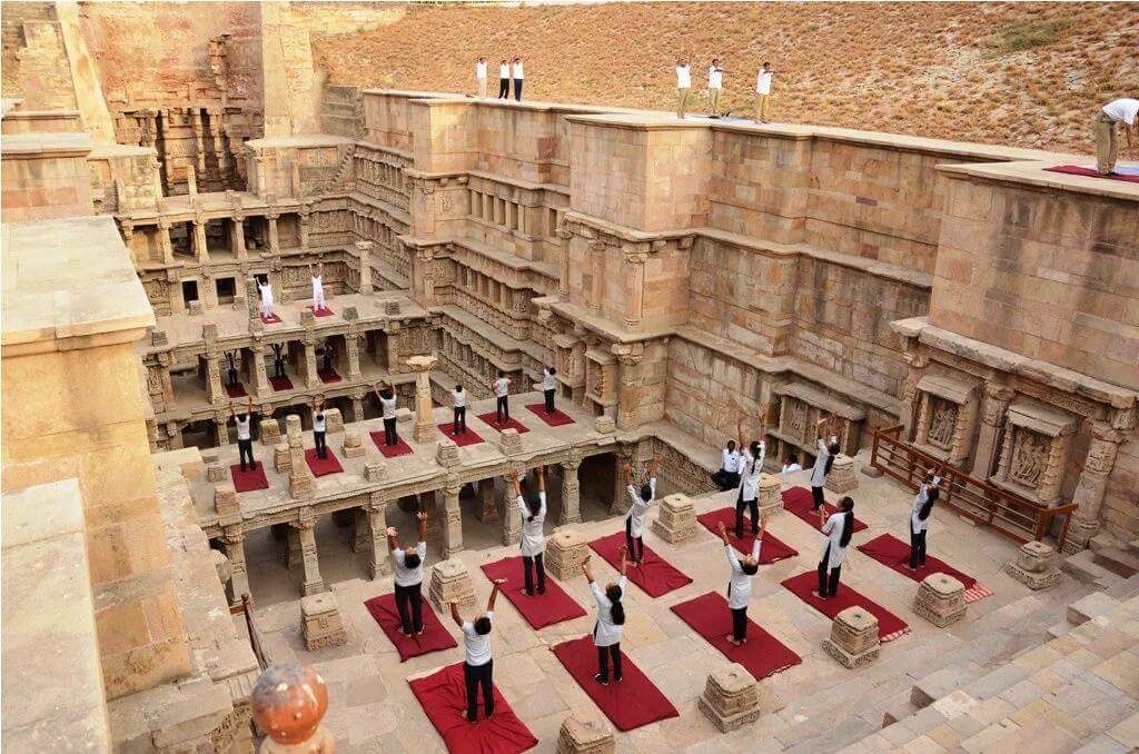 harshoza03's tweet image. #YogaDay #Rankivav