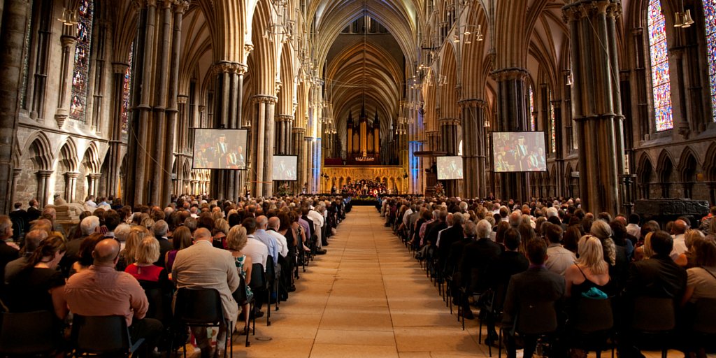 🎓 Here is some useful information for those graduating in September: lncn.eu/jm37 <a href="/LincolnAlumniUK/">Lincoln (UK) Alumni</a>