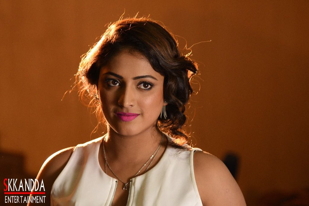 neerdose's tweet photo. A glimpse of actress Haripriya on the set of neerdose
 #neerdose #jaggesh #haripriya #audioreleasingsoon https://t.co/EtL9uHEQCS