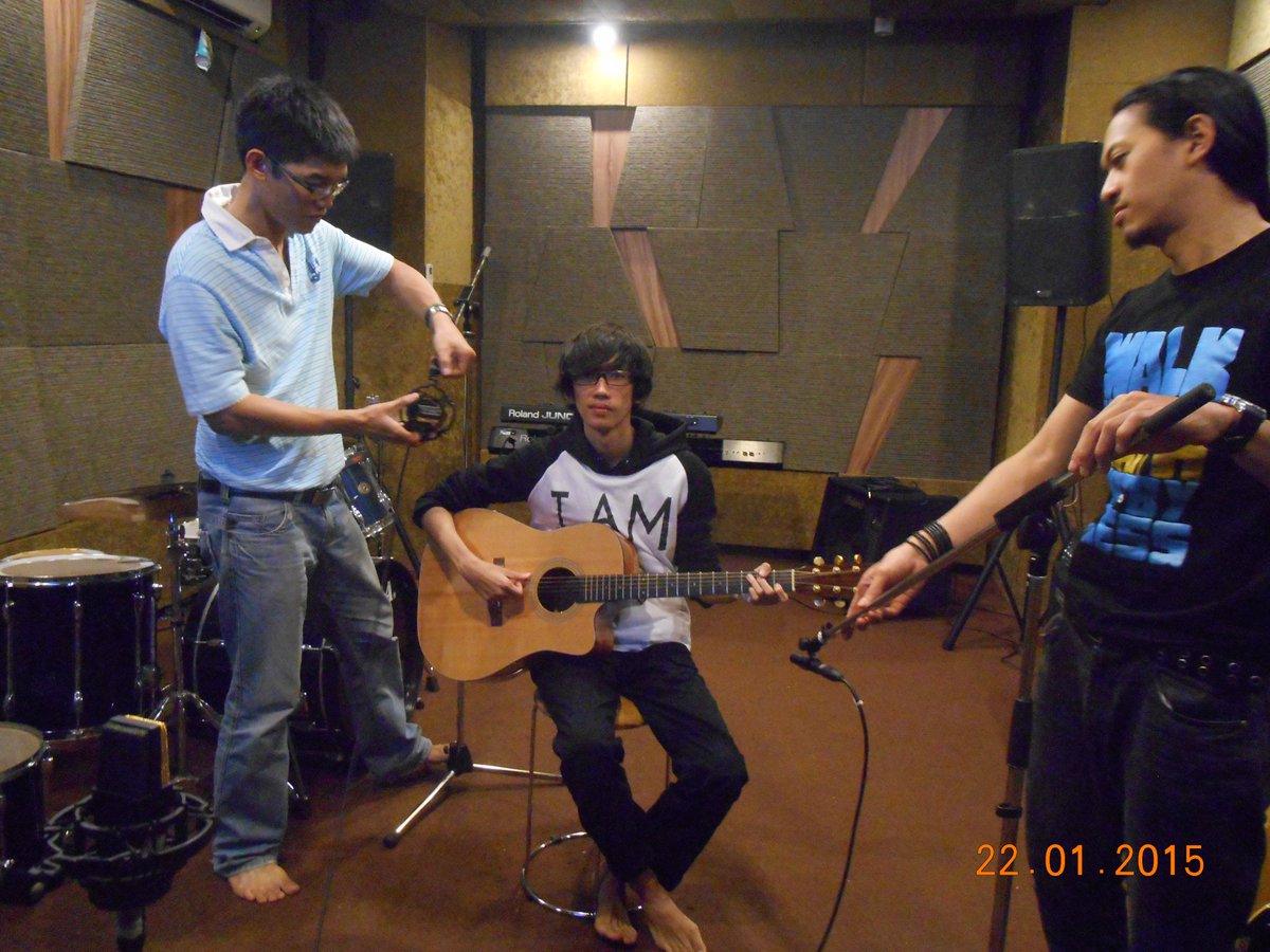 BASEAUDIOCLASS's tweet photo. ASAH kemampuan kamu dalam memproduksi musik berkualitas dengan Alat-alat studio Professional di @BASEAUDIOCLASS https://t.co/VzgCFD7cZb