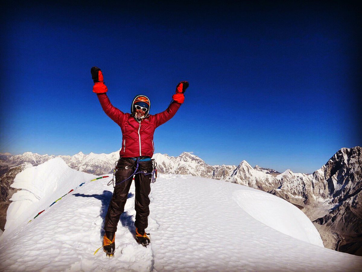 SherpaEurope's tweet photo. ##BlueSkies #SummitFun #AmaDablam https://t.co/1Hm30MORC9