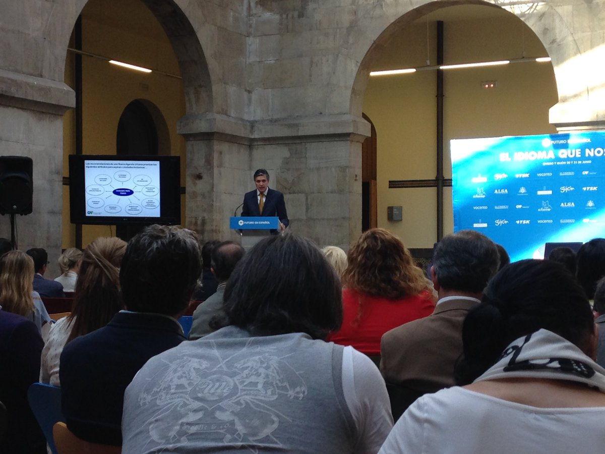 Lleno en el Antiguo Instituto de Gijón para asistir a #FEE16
