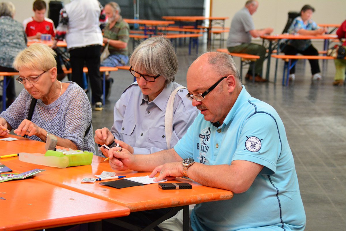 Für alle die Ihr #Panini Album noch nicht voll haben: Heute ab 14 Uhr Panini Taischbörse in der Messehalle 13