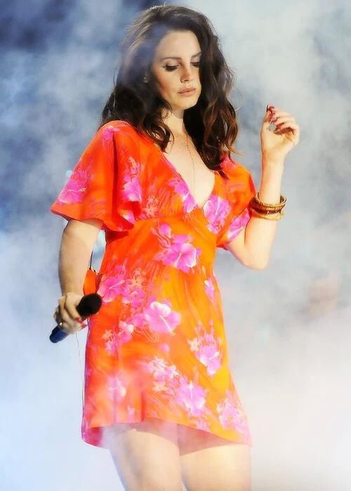 PVSYCHE's tweet photo. I believe in the kindness of strangers and when I'm at war with myself I ride, I just ride.
#HappyBirthdayLanaDelRey https://t.co/zzNRbg7mRM