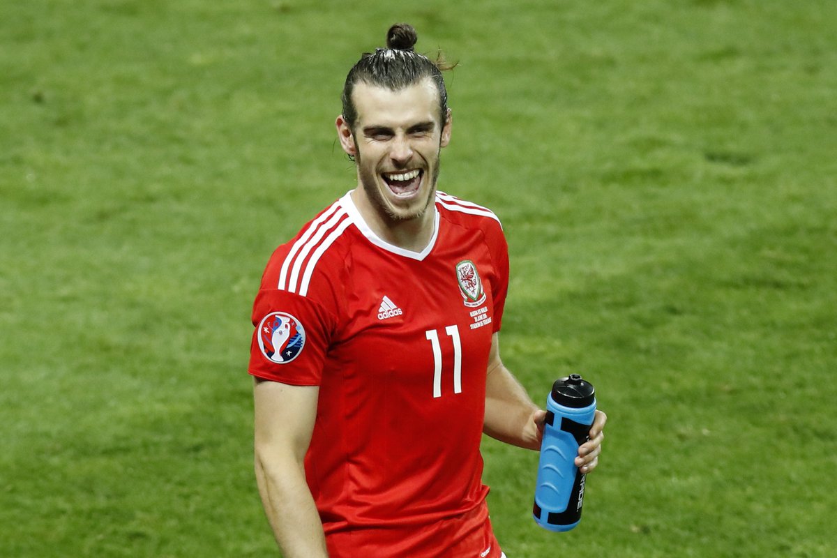 Coral's tweet image. Top goalscorers at #EURO2016 

3 ⚽ - Bale 🐲🐲
2 ⚽ - 
Lukaku 🇧🇪
Payet 🇫🇷
Stancu 🇷🇴
Morata 🇪🇸