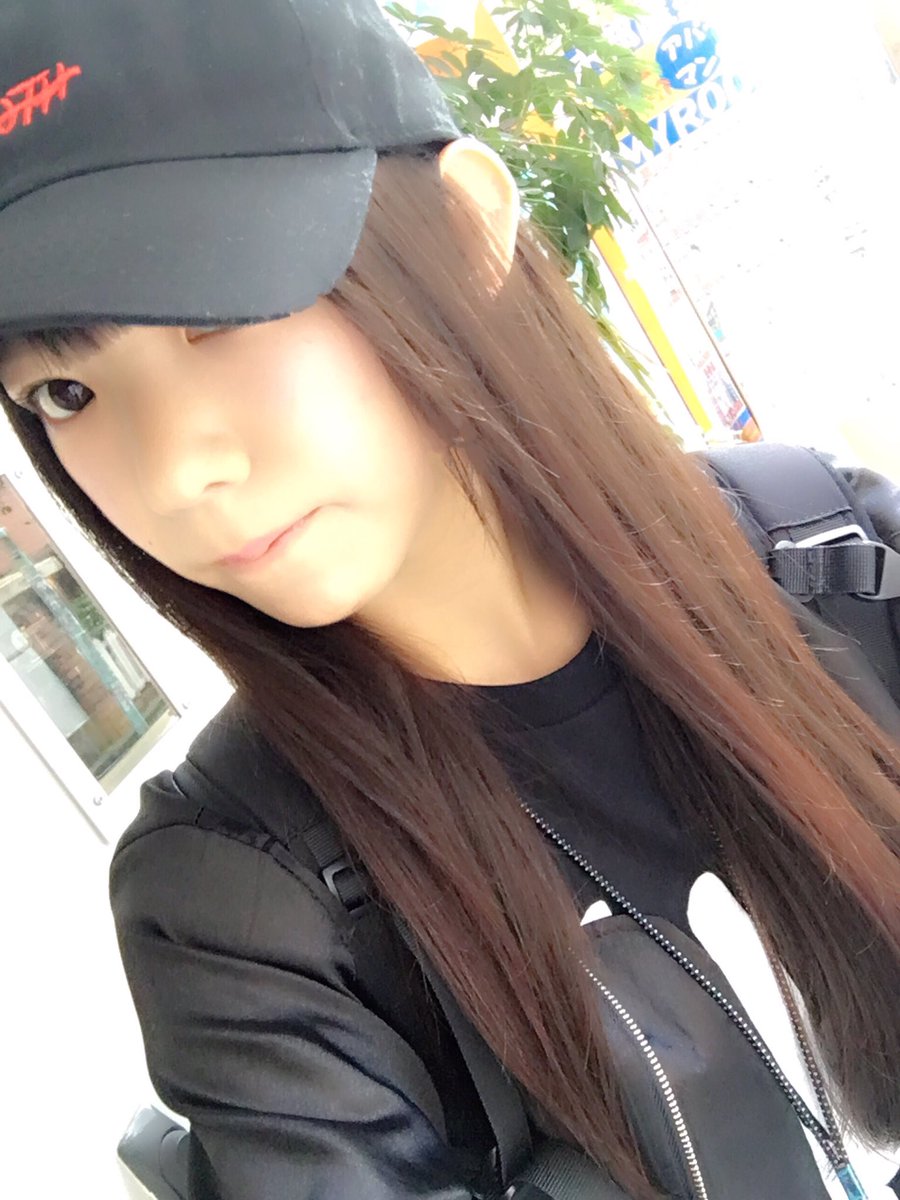 nagasawa_marina's tweet photo. もうすぐDVDの撮影なのでメンテナンスday！
前髪カットとトリートメント(^O^)／♡
さらさらで幸せ！！写メで伝わらないもどかしさ😂😂
自分の地毛の茶色さにびっくりした午後5時。
#UREALME #youthキャップヘビロテ https://t.co/ktKhrhla9e