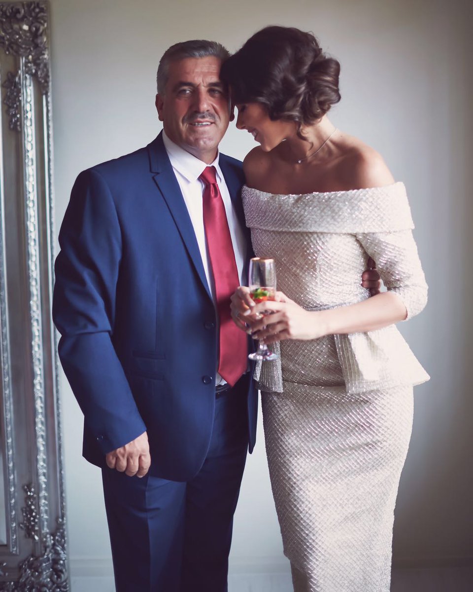 DaniellaRahme's tweet photo. يوم بعد يوم، وسنة بعد سنة.
اتبارك بوجودك حدي.
بحبك بابا #عيد_الأب
#HappyFathersDay https://t.co/O8ILlyZ1Ei