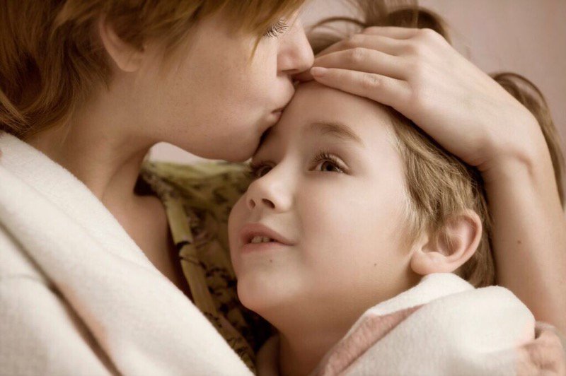 cmvactionuk's tweet photo. Remember to kiss on the head not the lips! #TalkAboutCMV https://t.co/6ycoZ5gIMt