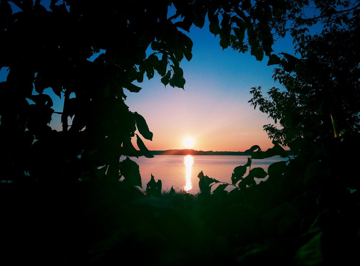 Saullēkts Ķīšezera krastā