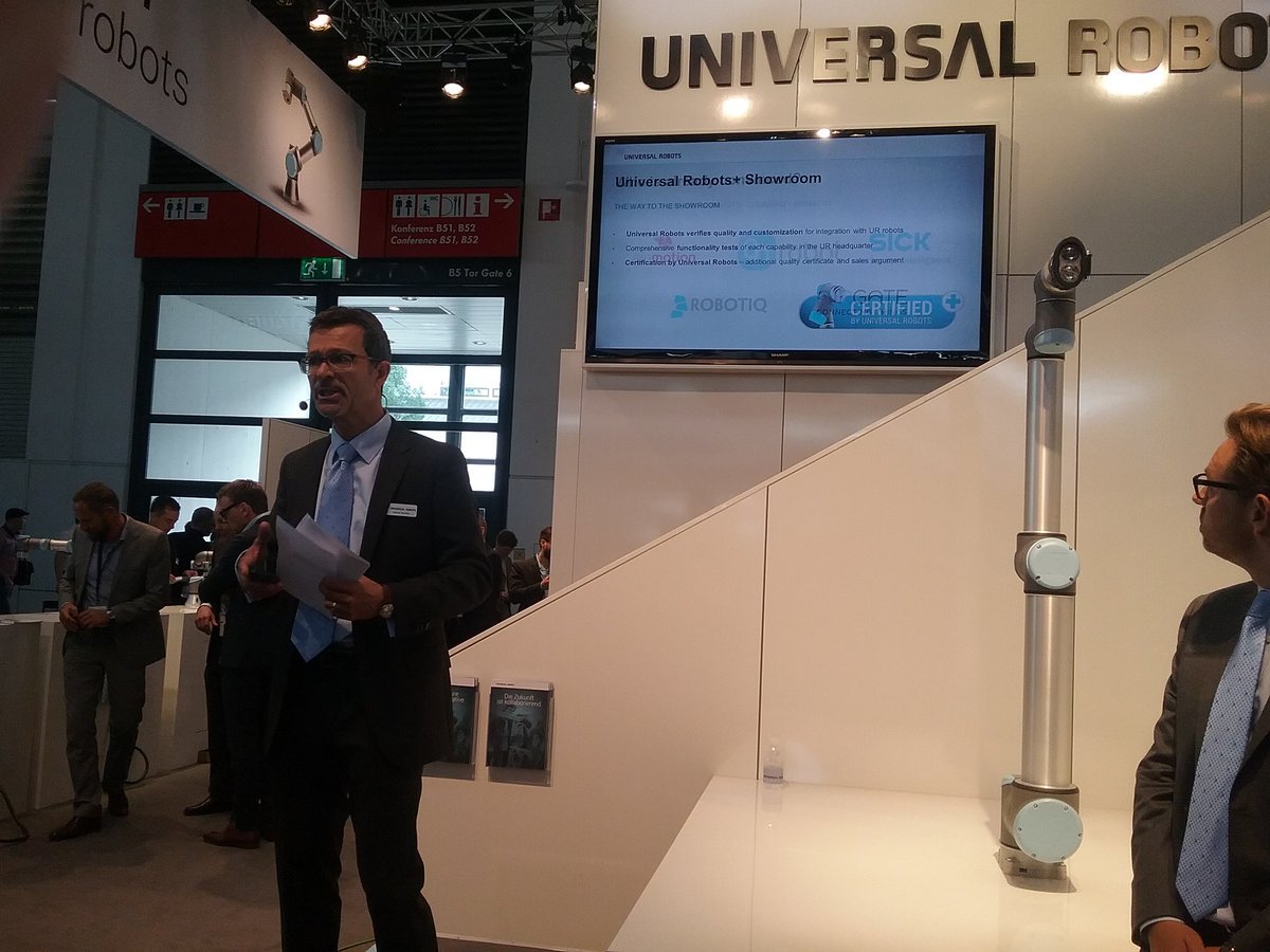DerKonstrukteu's tweet image. Live von der @Automatica: #UniveralRobots stellt neues Konzept +you vor #robotics